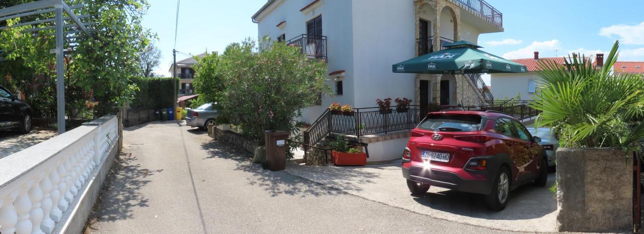 Apartments Kamelija Malinska Exterior foto